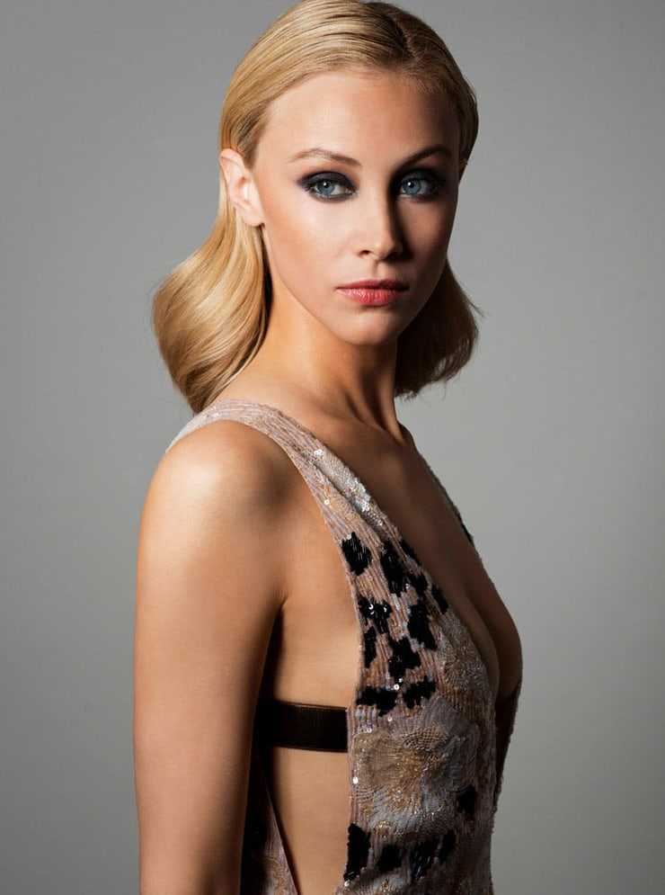 Sarah Gadon 2020 Wallpapers