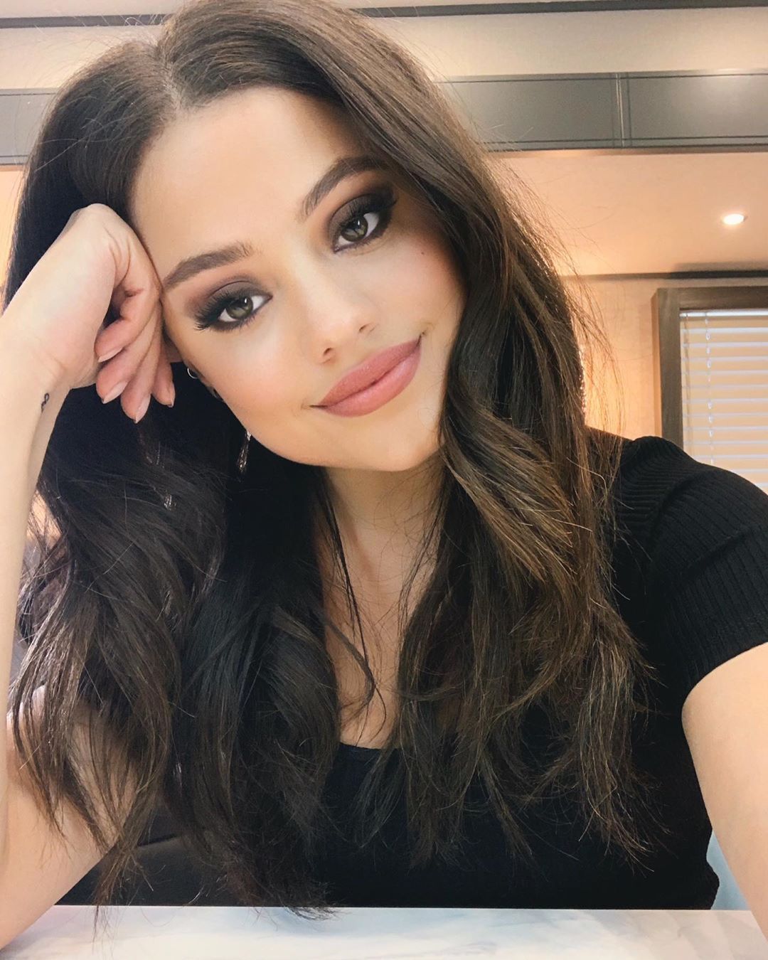 Sarah Jeffery Wallpapers