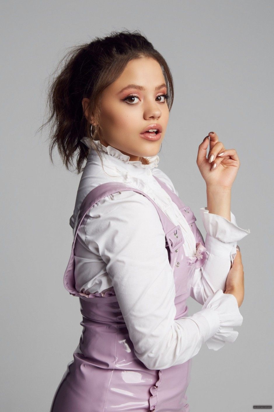 Sarah Jeffery Wallpapers