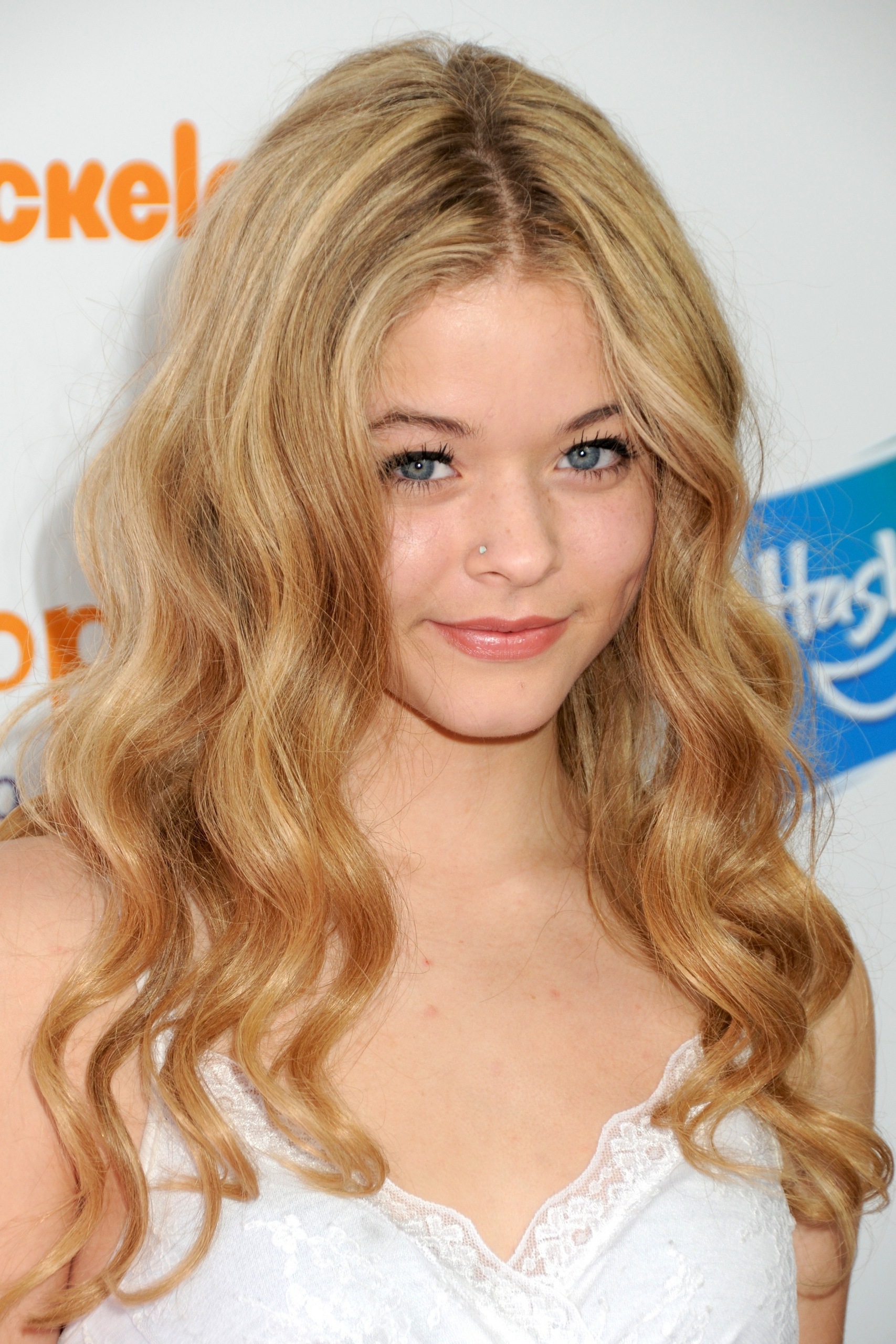 Sasha Pieterse Wallpapers