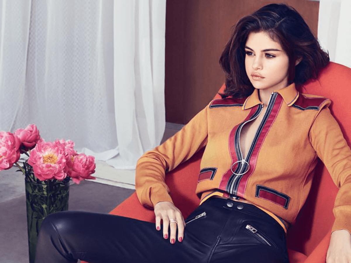 Selena Gomez Coach Collection 2018 Wallpapers