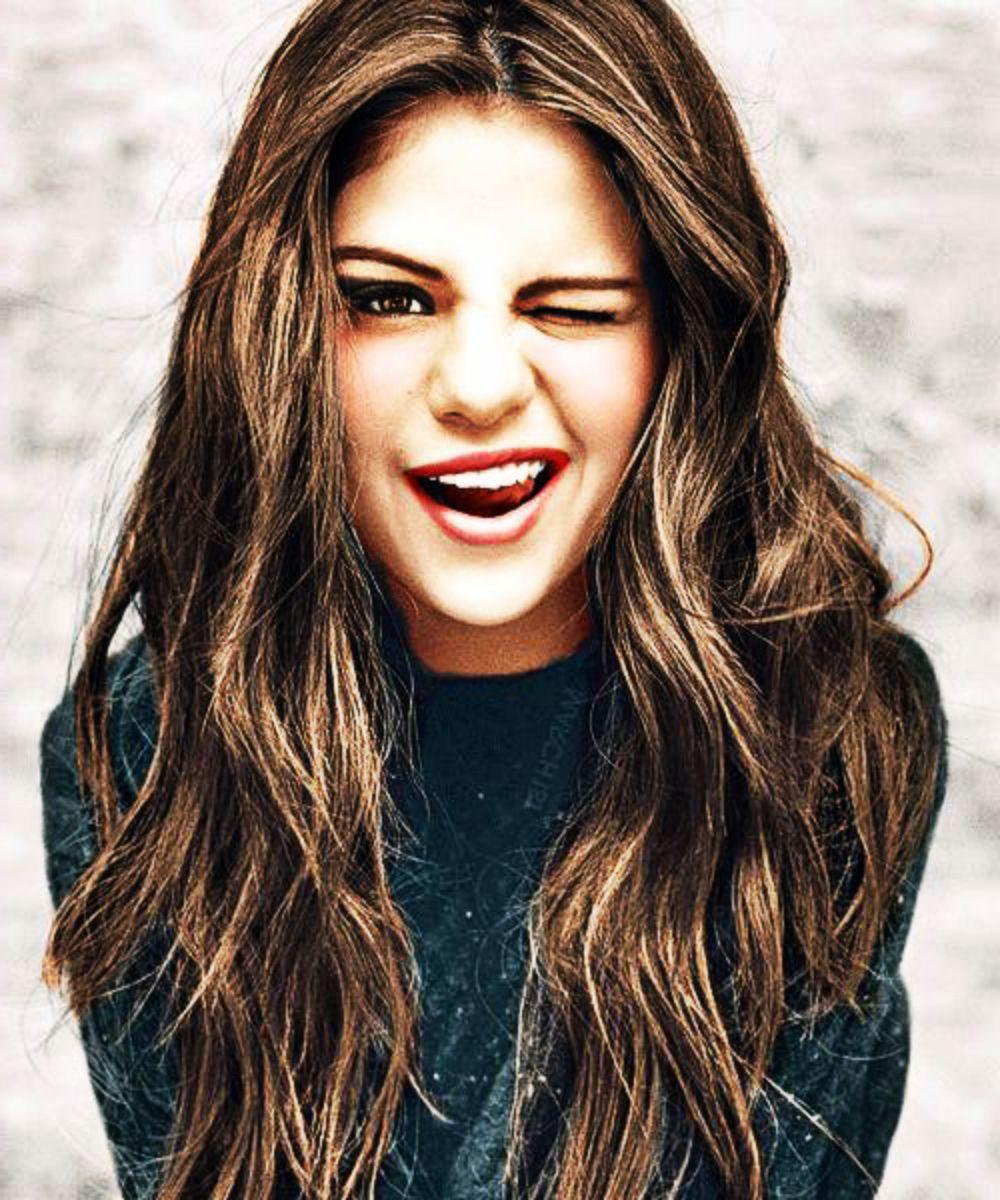 Selena Gomez HD Wallpapers