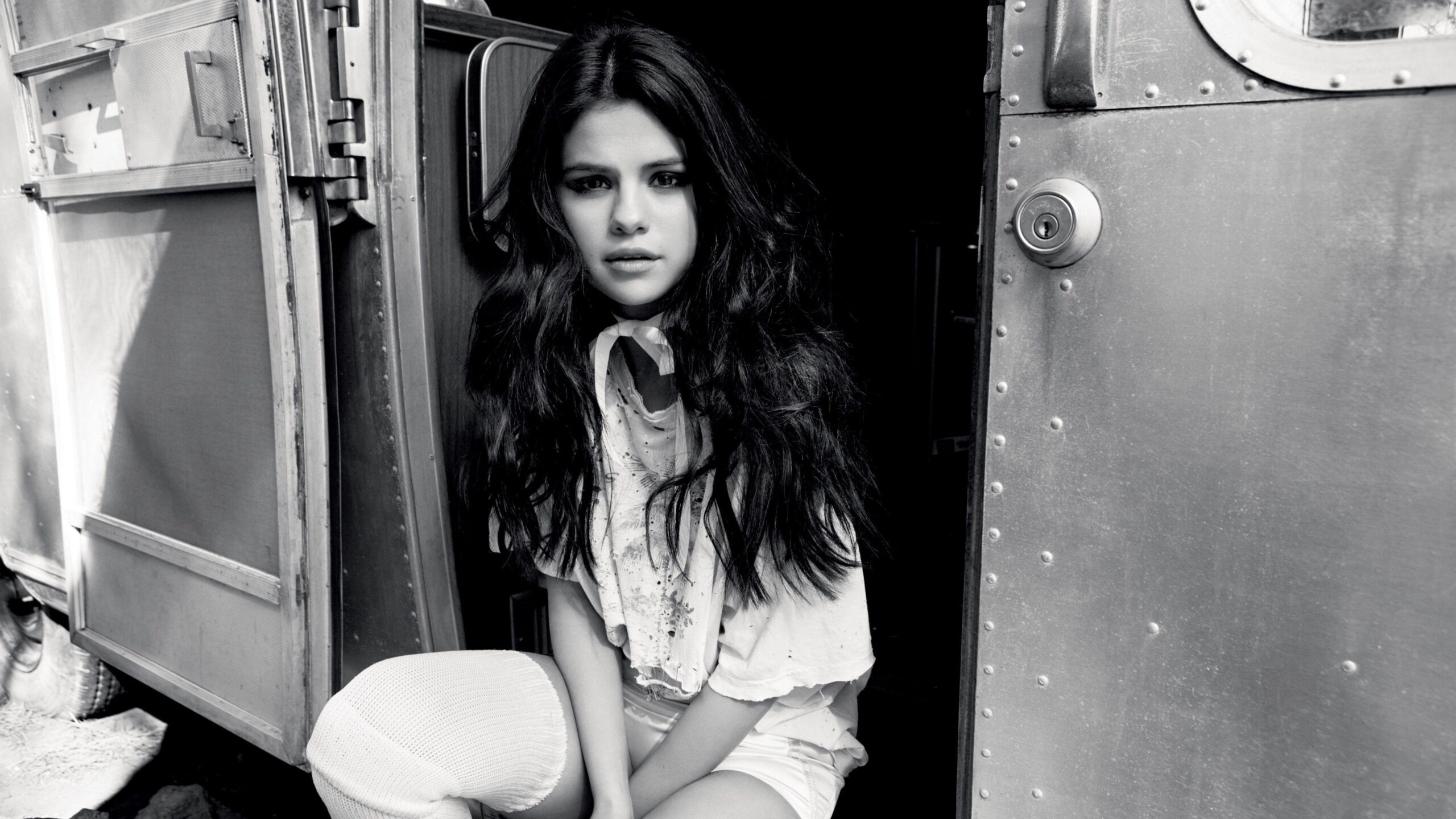 Selena Gomez Monochrome Photoshoot 2021 Wallpapers