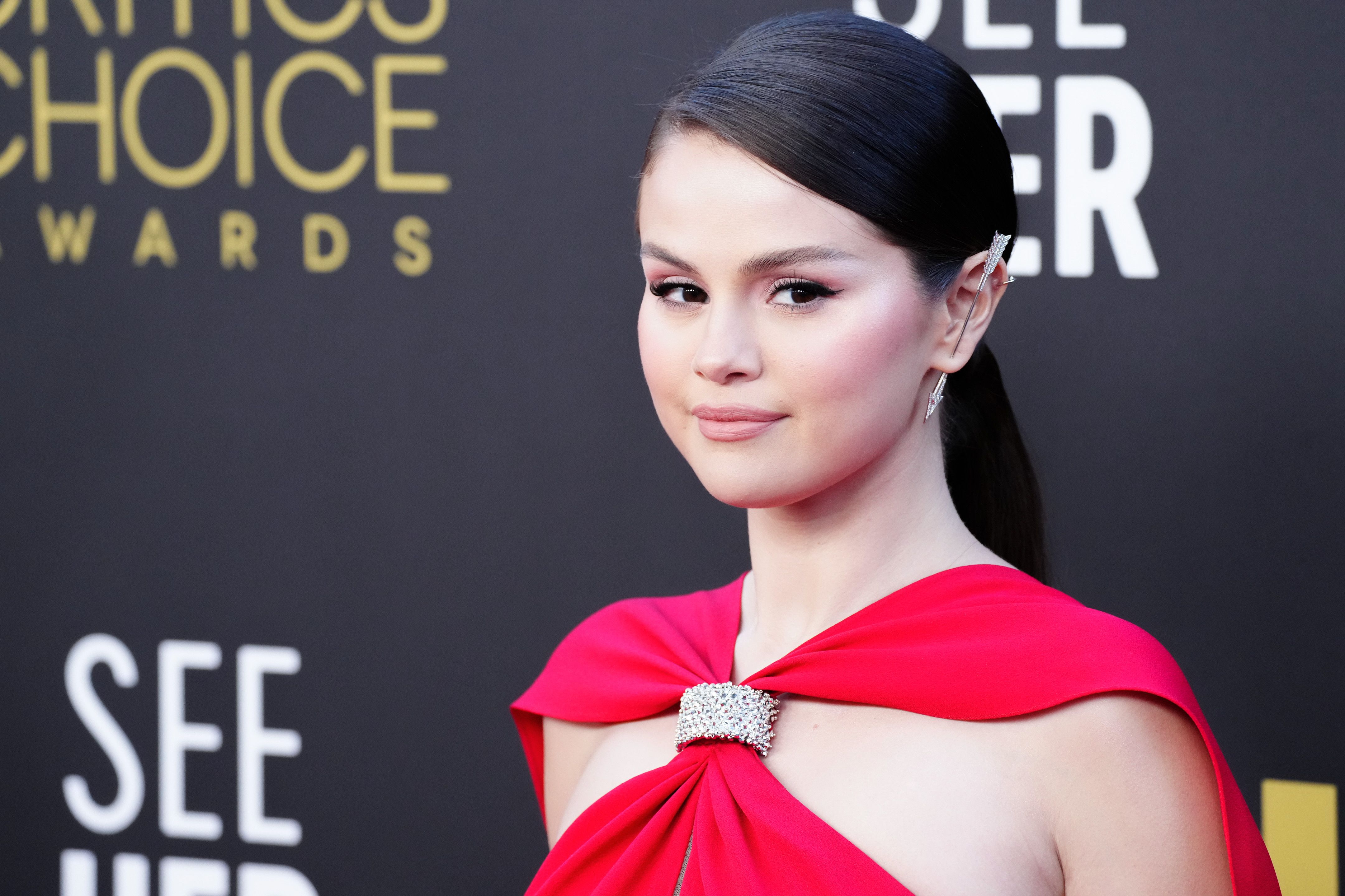 Selena Gomez Stunning Red Dress Instyle Wallpapers