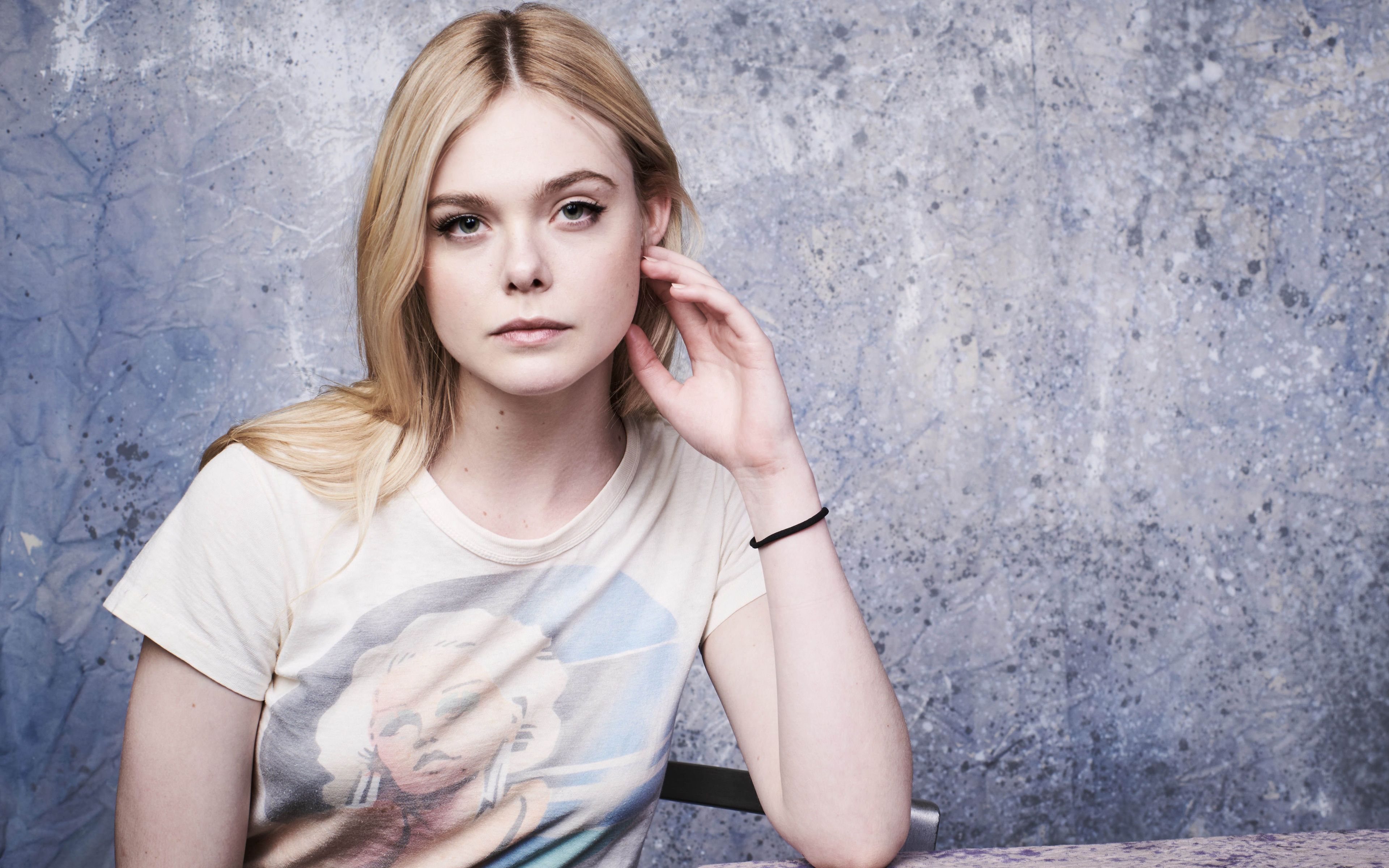 Sexy Elle Fanning Portrait Wallpapers