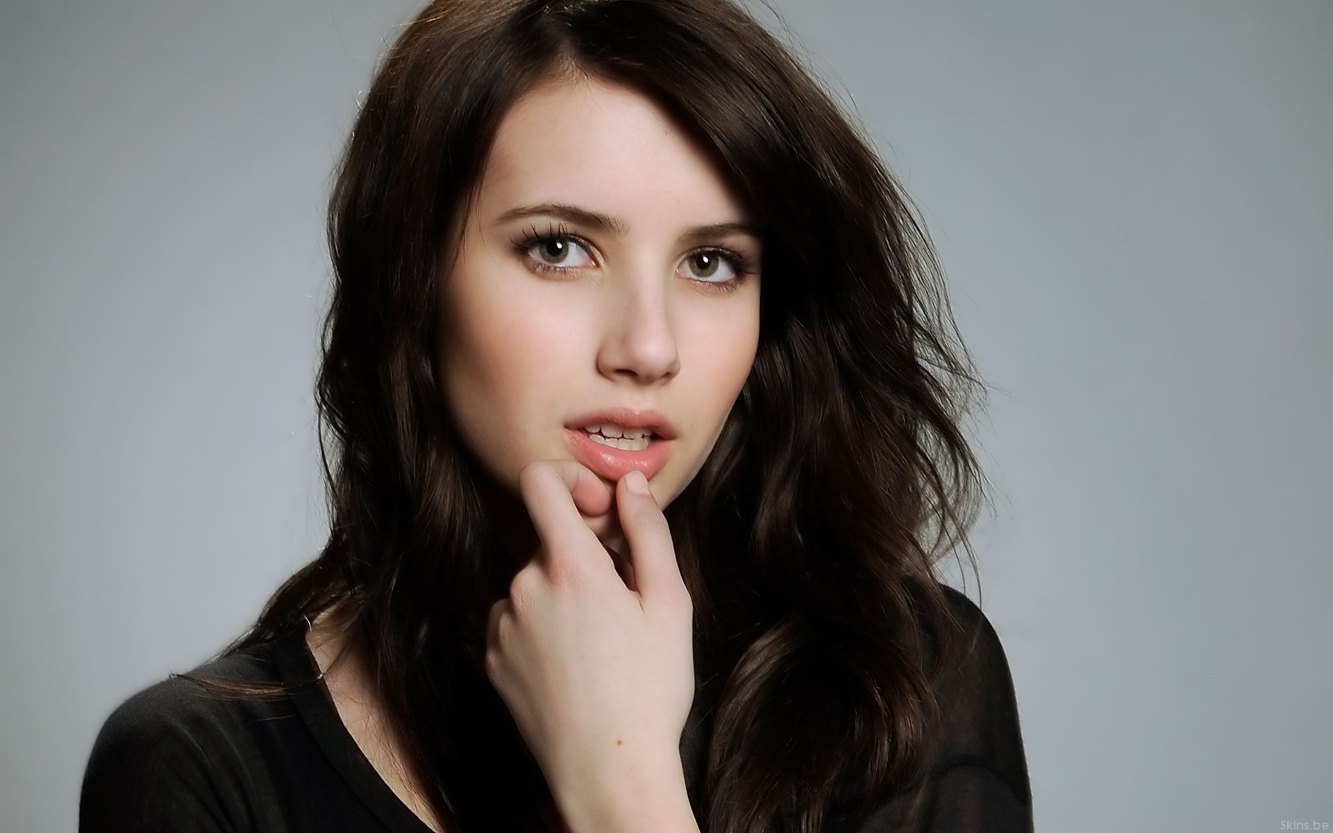 Sexy Emma Roberts 2019 Wallpapers