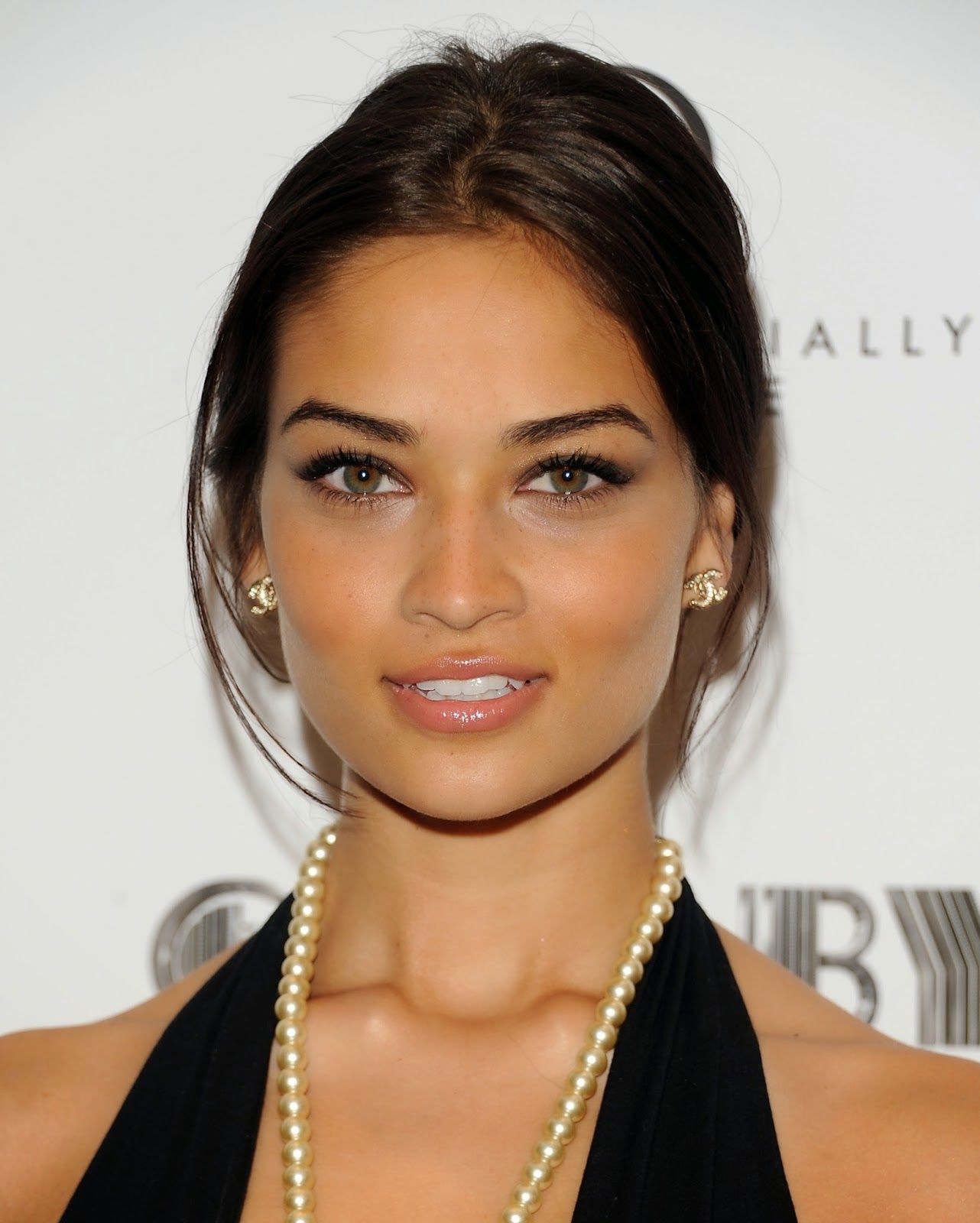 Shanina Shaik Wallpapers