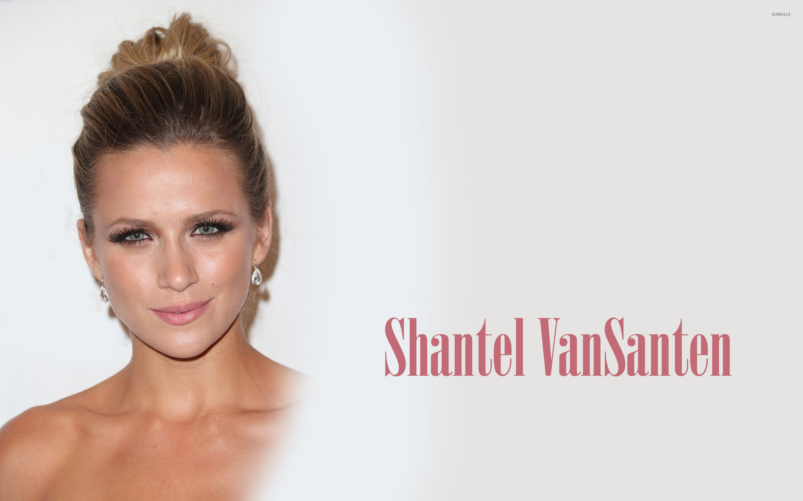 Shantel Vansanten Smiling Wallpapers