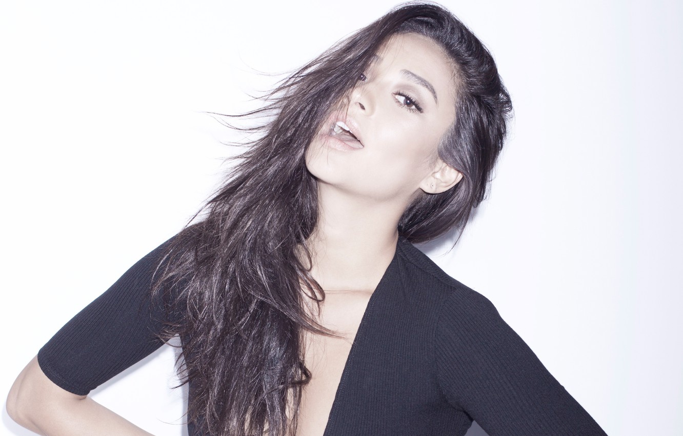 Shay Mitchell Wallpapers