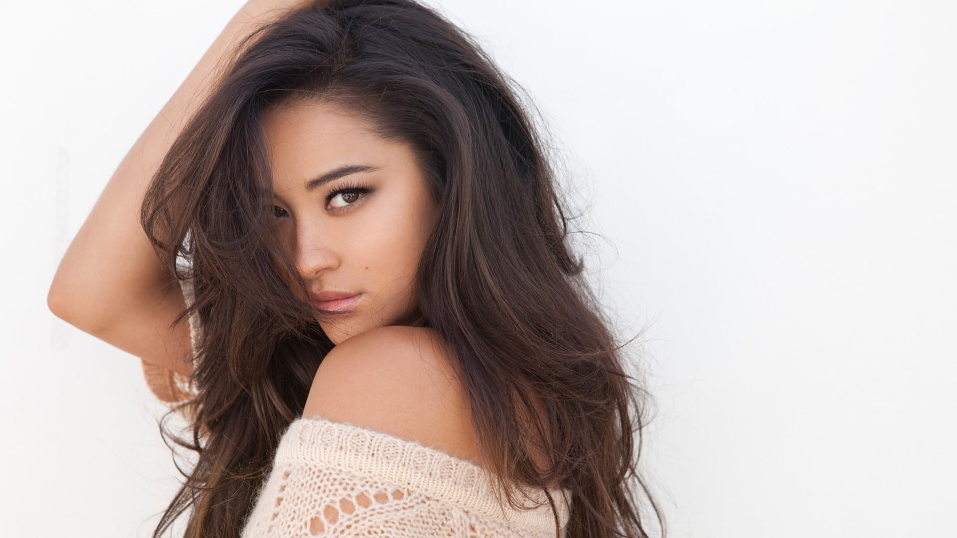 Shay Mitchell 2019 Wallpapers