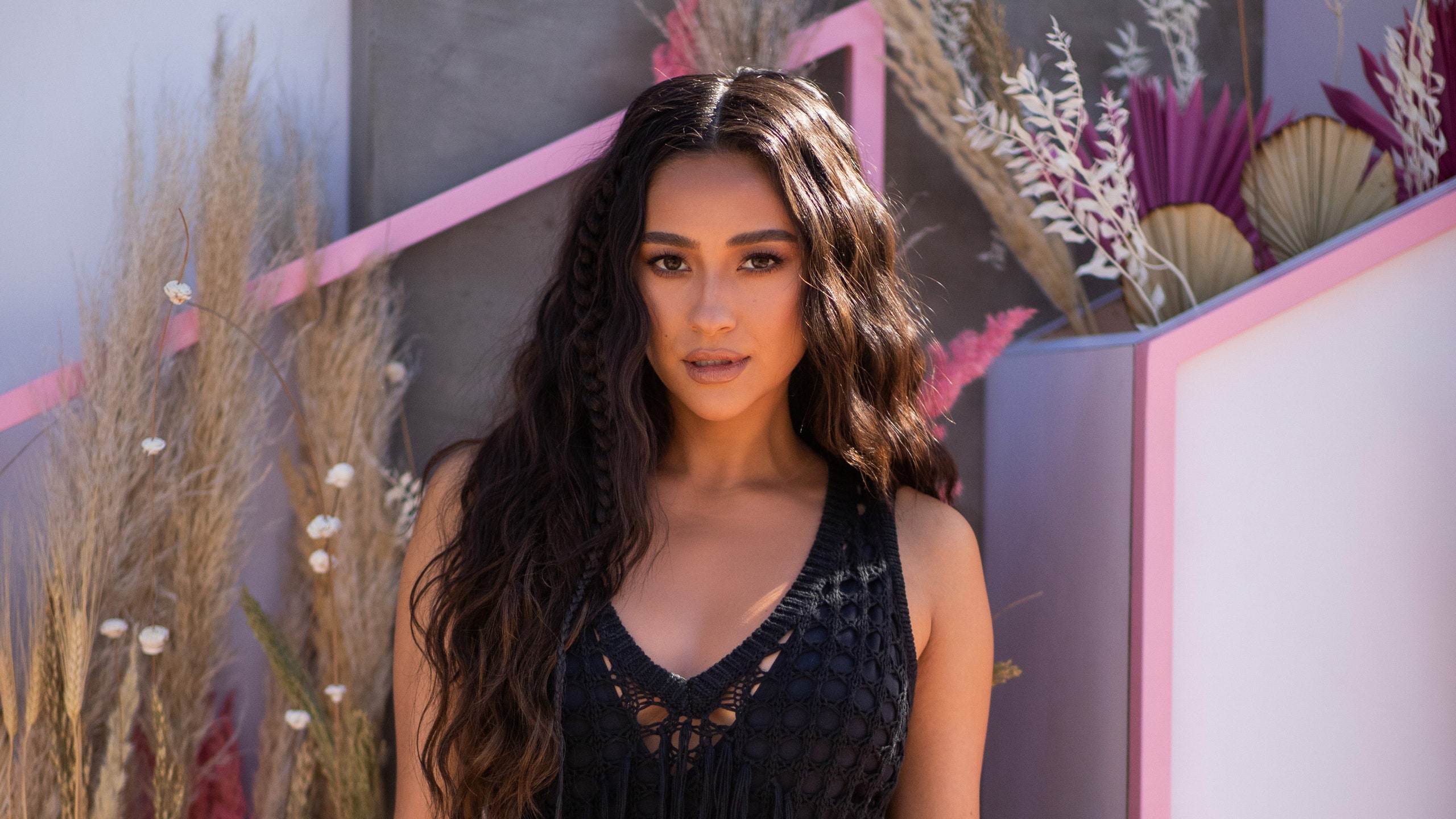 Shay Mitchell 2019 Wallpapers