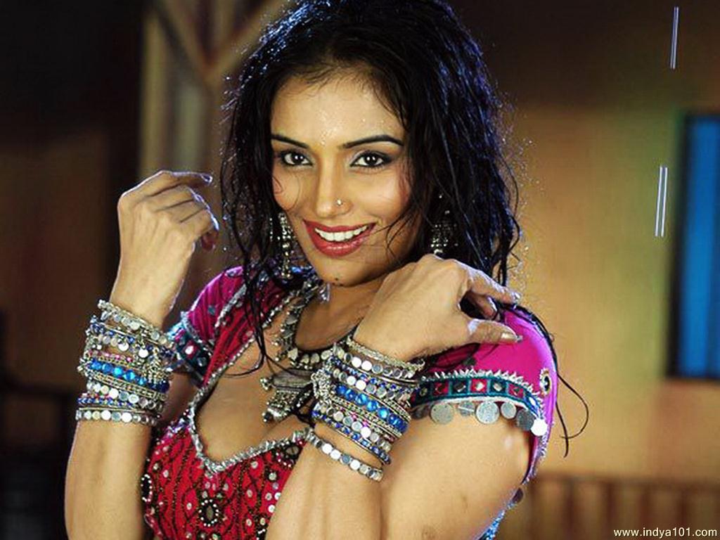 Shweta Menon Wallpapers