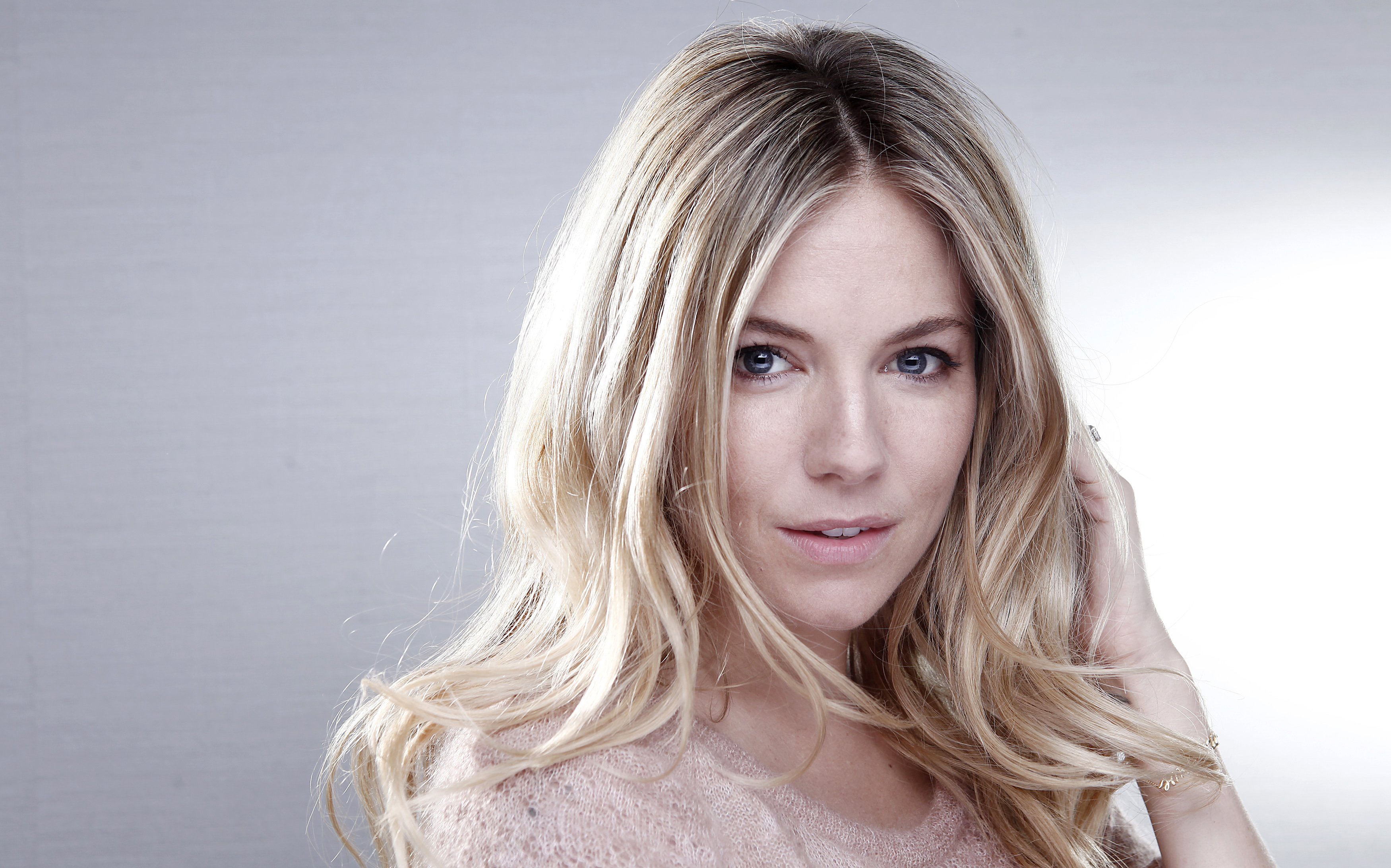 Sienna Miller Wallpapers