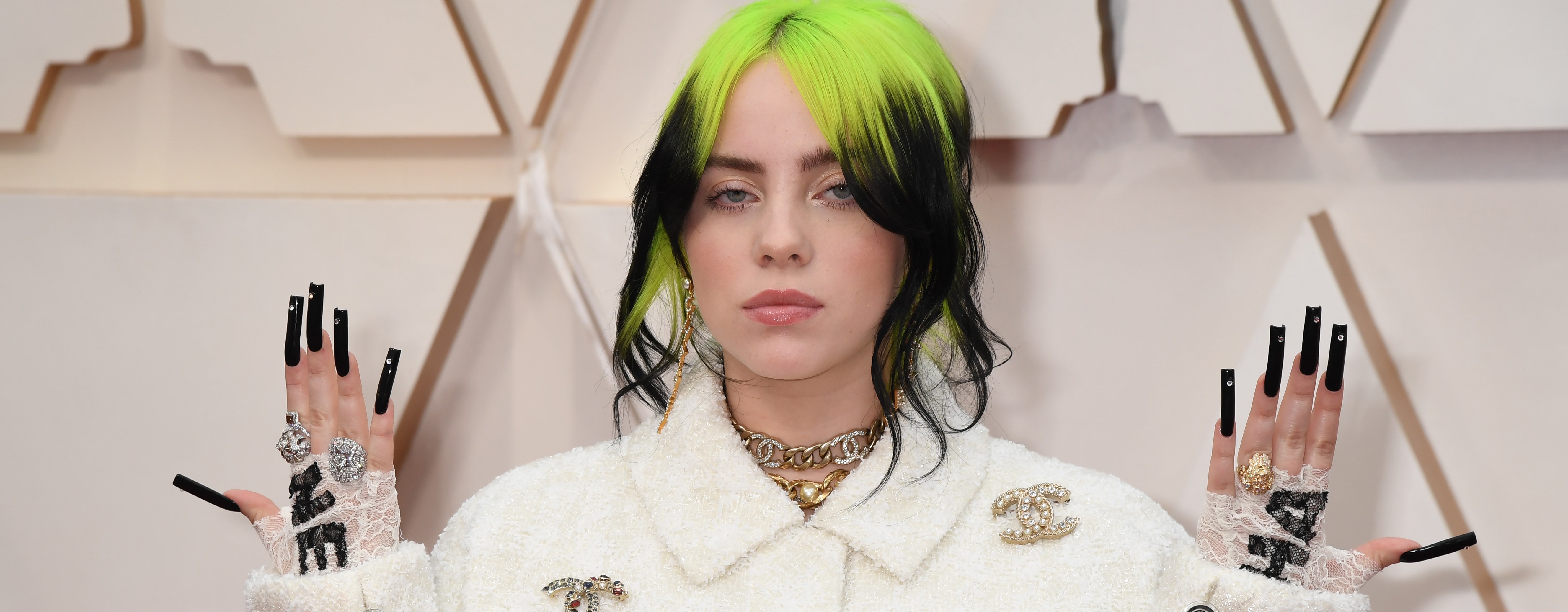 Singer Billie Eilish Face Wallpapers