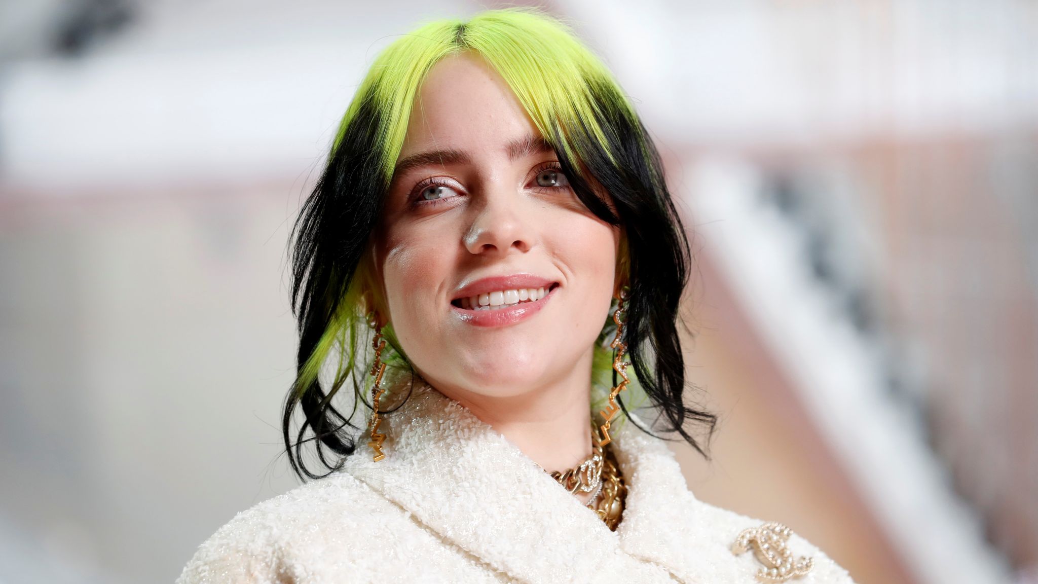 Singer Billie Eilish Face Wallpapers