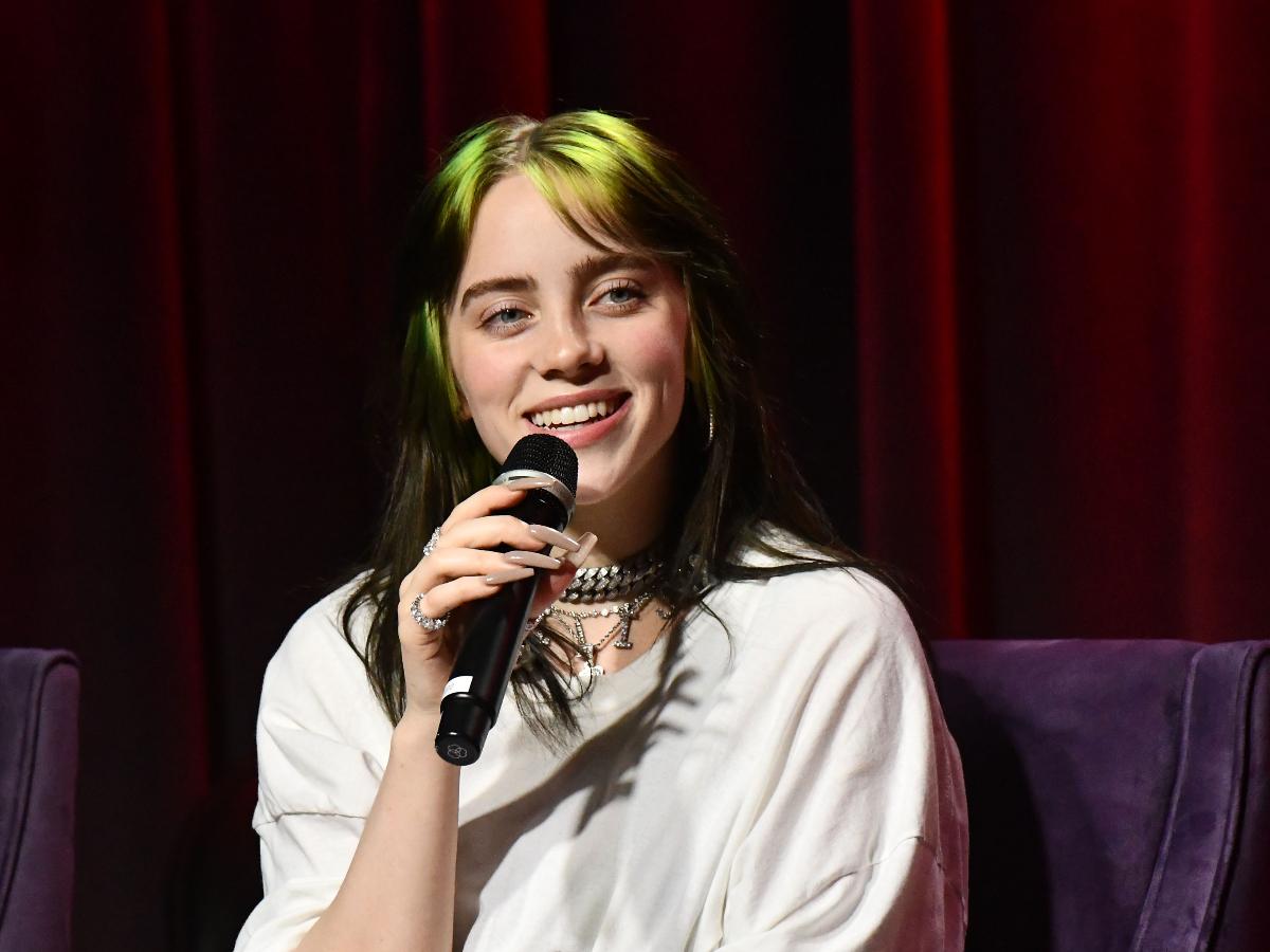 Singer Billie Eilish Face Wallpapers