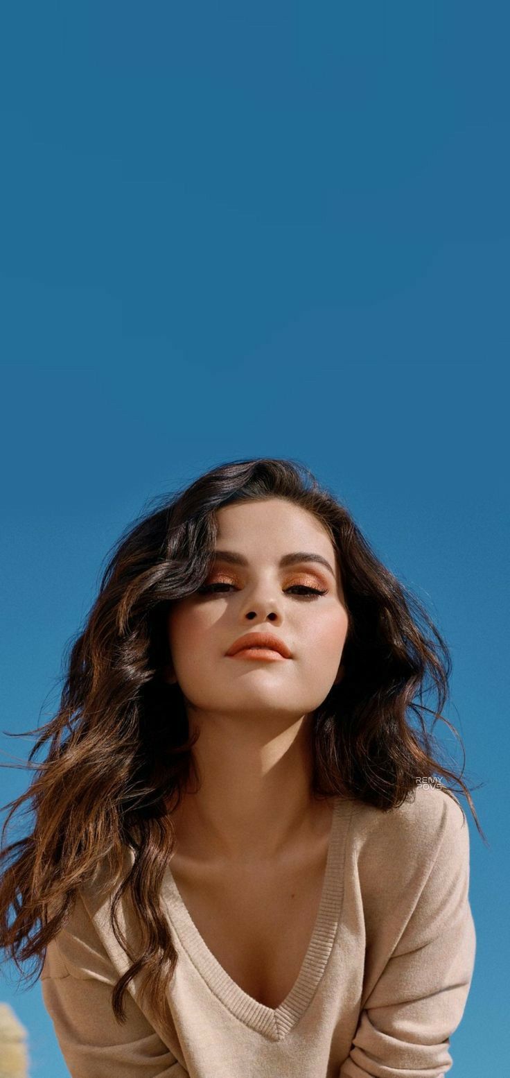 Singer Selena Gomez Wallpapers