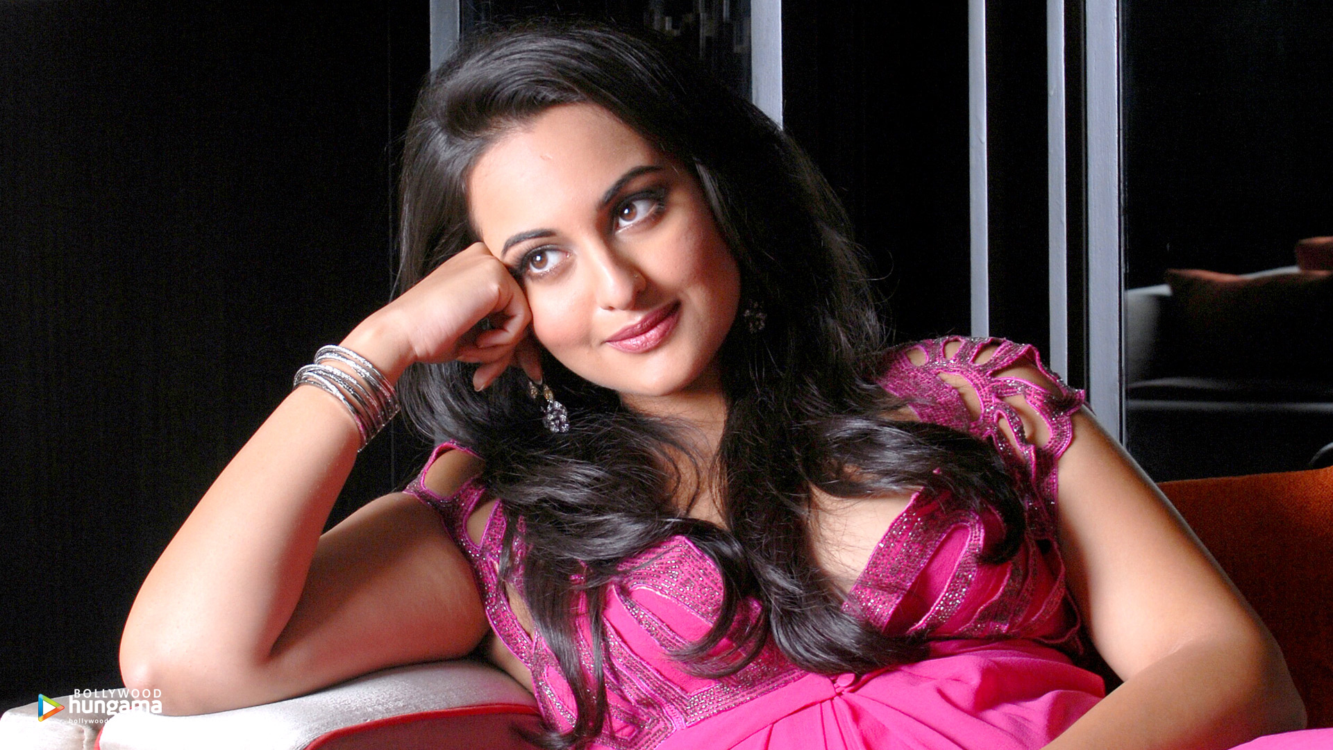 Sonakshi Sinha Wallpapers