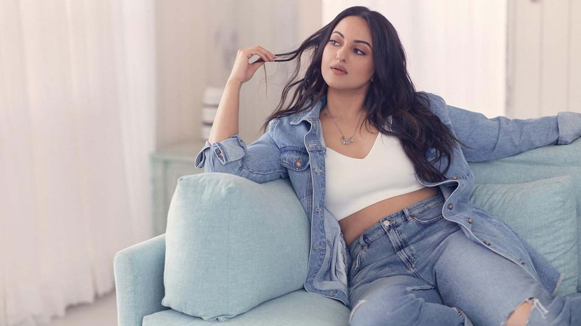 Sonakshi Sinha Wallpapers