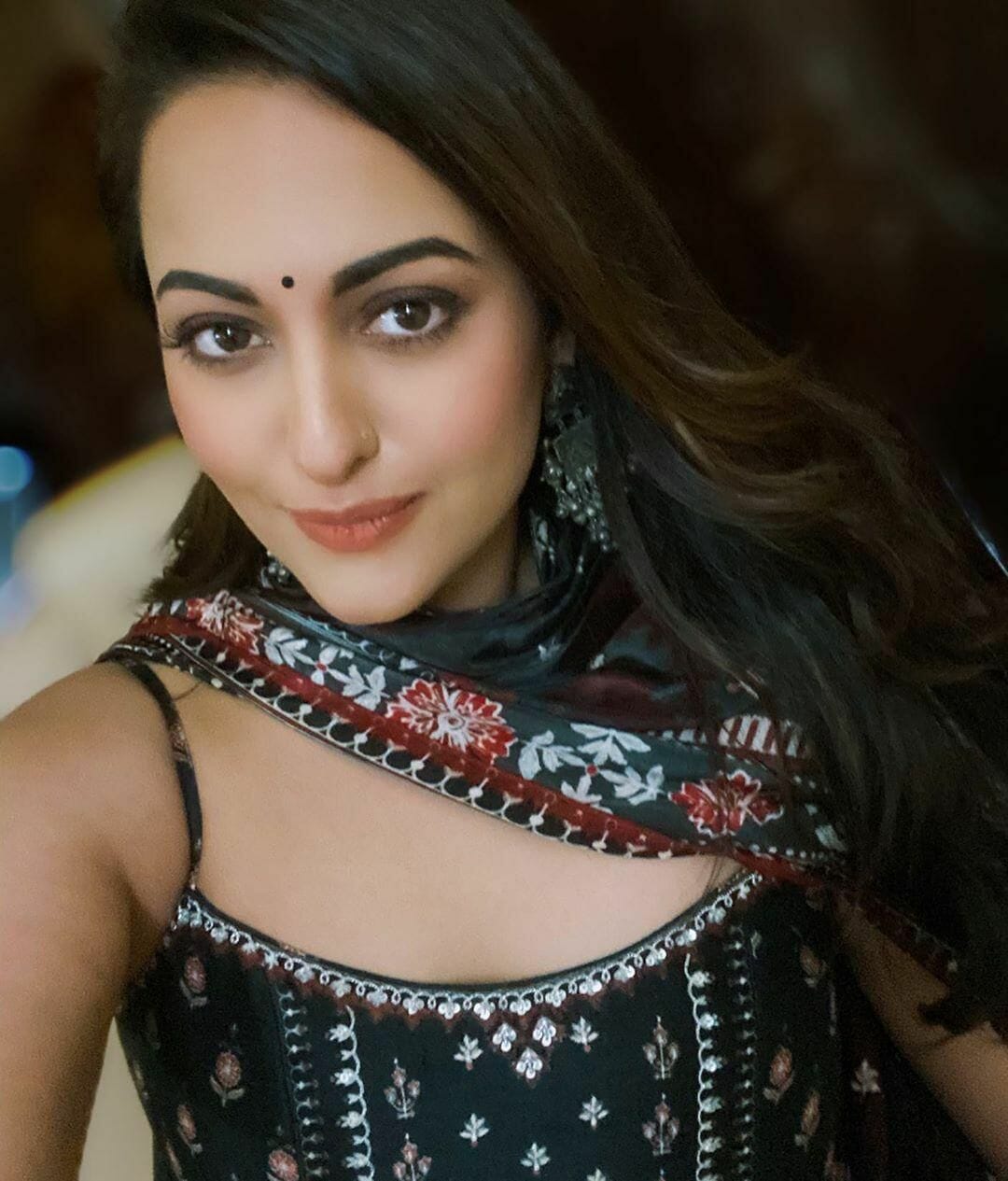 Sonakshi Sinha Wallpapers