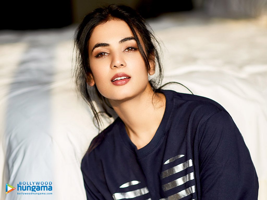 Sonal Chauhan Wallpapers