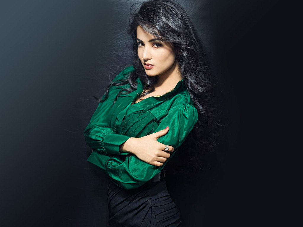 Sonal Chauhan Wallpapers