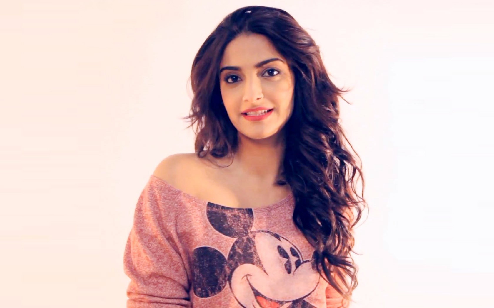 Sonam Kapoor Wallpapers