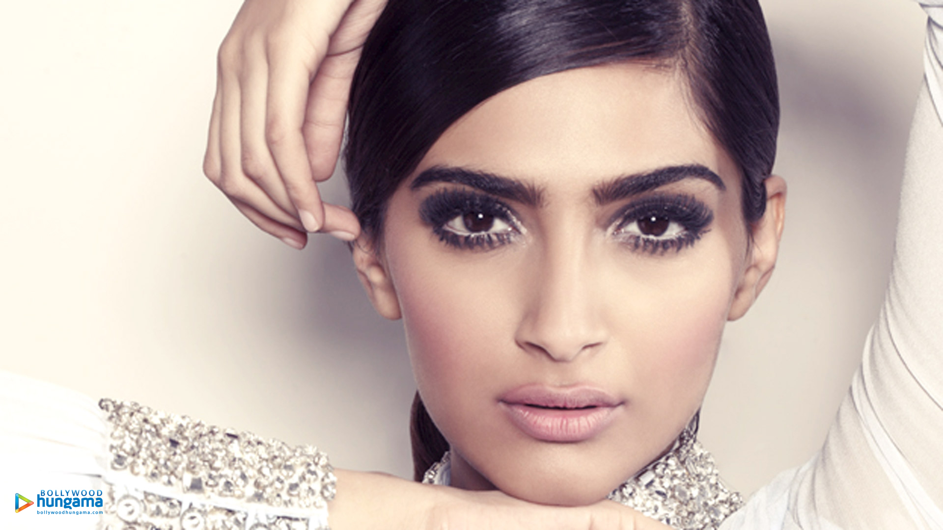 Sonam Kapoor Wallpapers