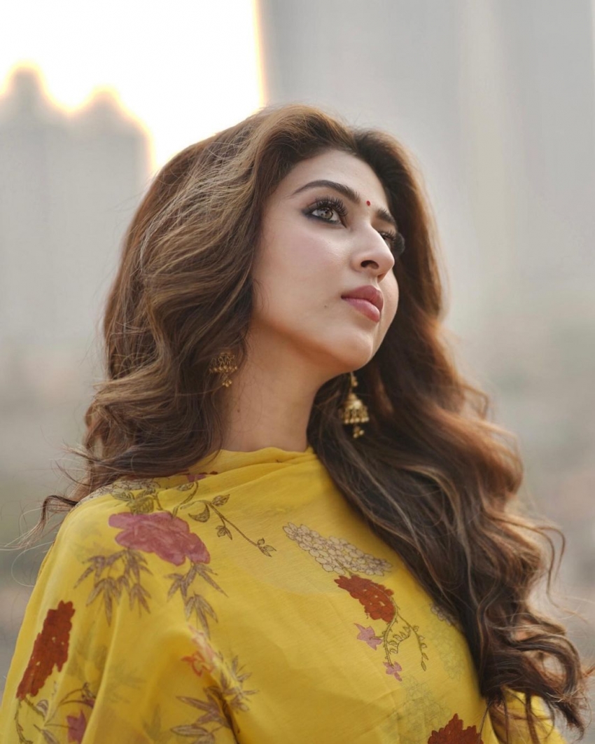 Sonarika Bhadoria Wallpapers