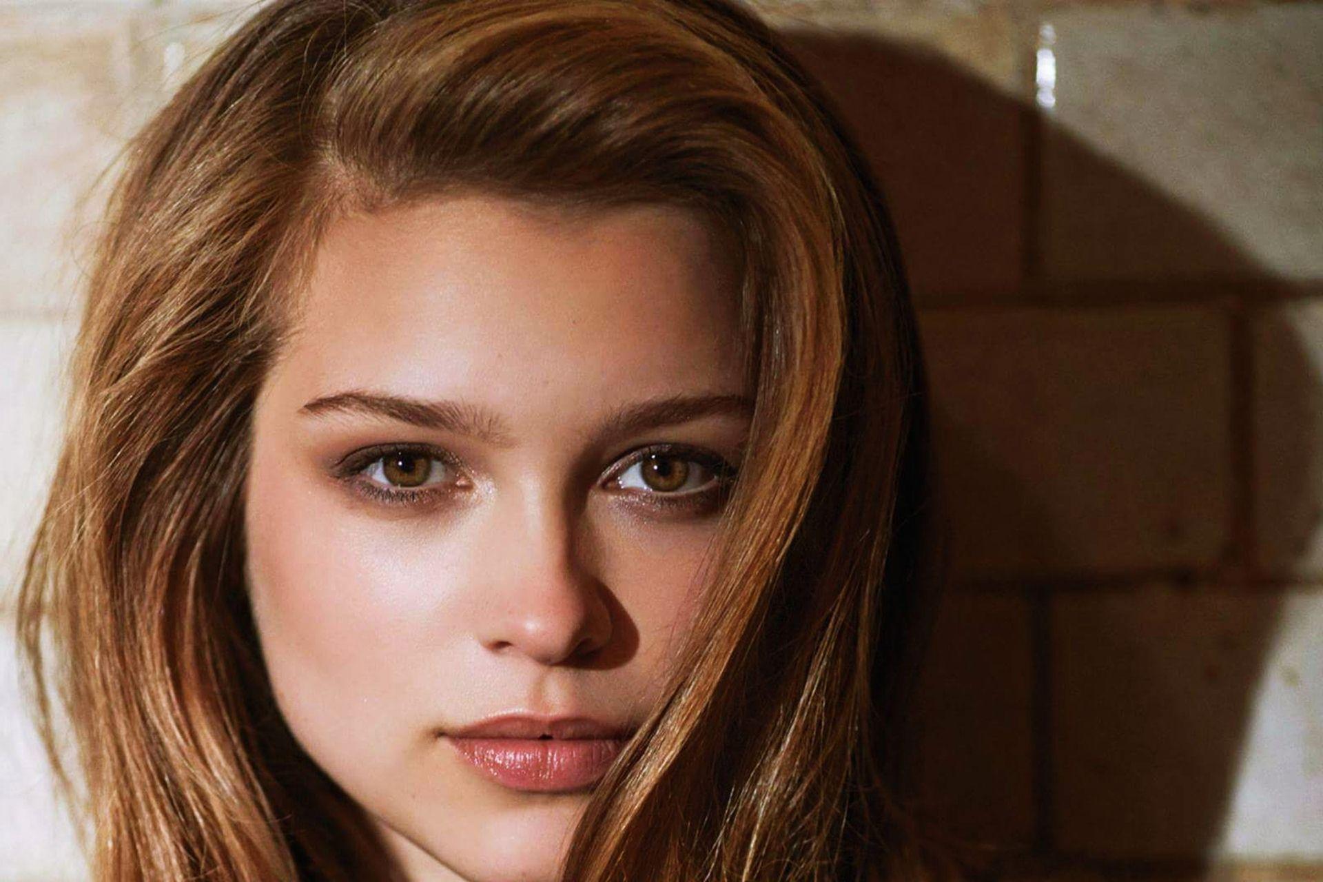 Sophie Cookson Wallpapers