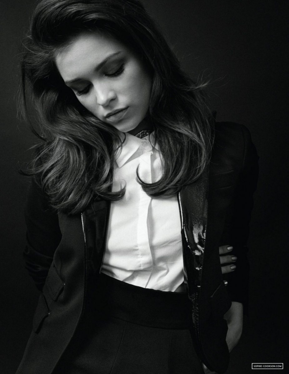 Sophie Cookson Wallpapers