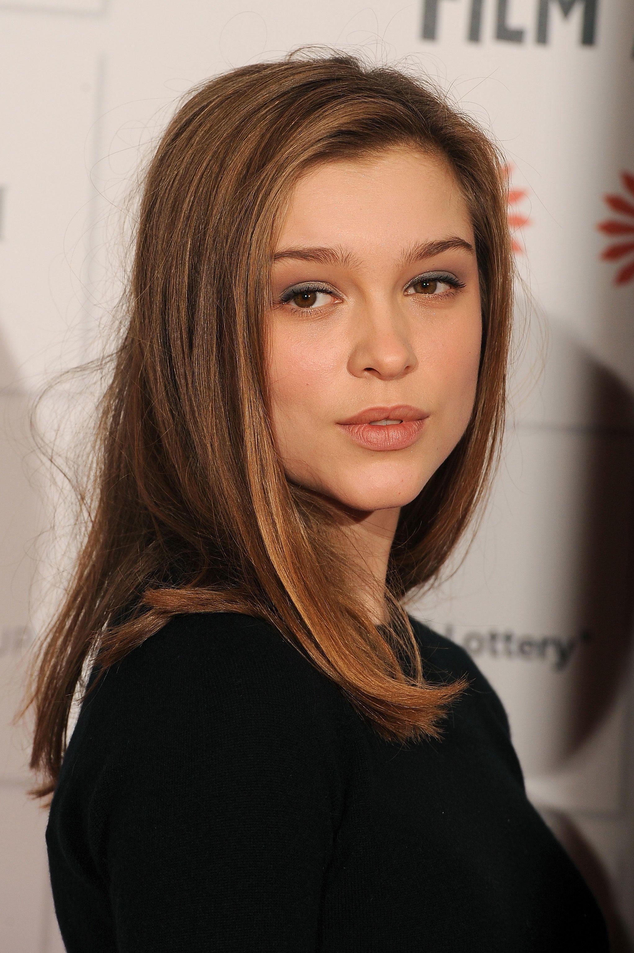 Sophie Cookson Wallpapers