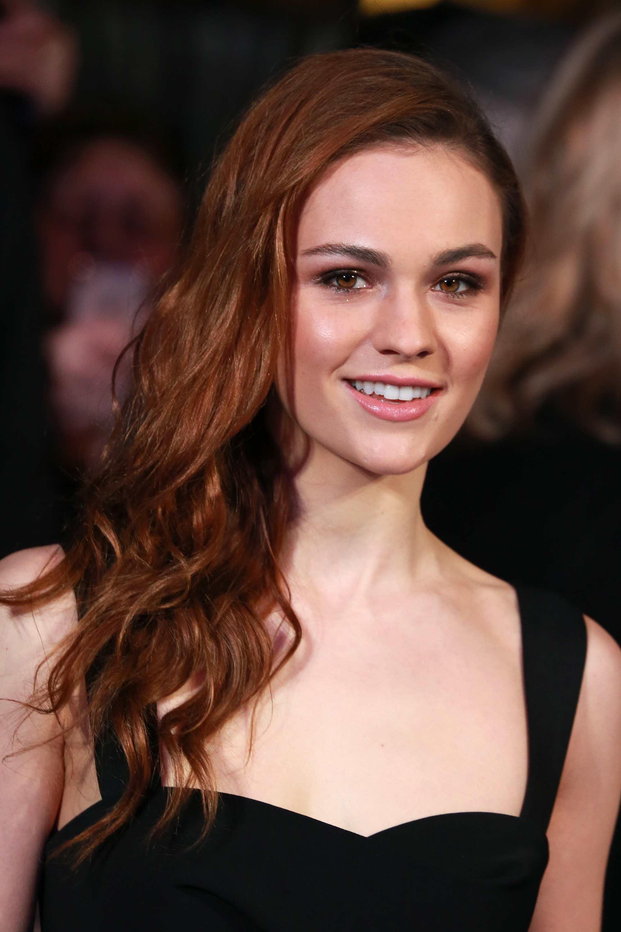 Sophie Skelton Outlander Actress Wallpapers