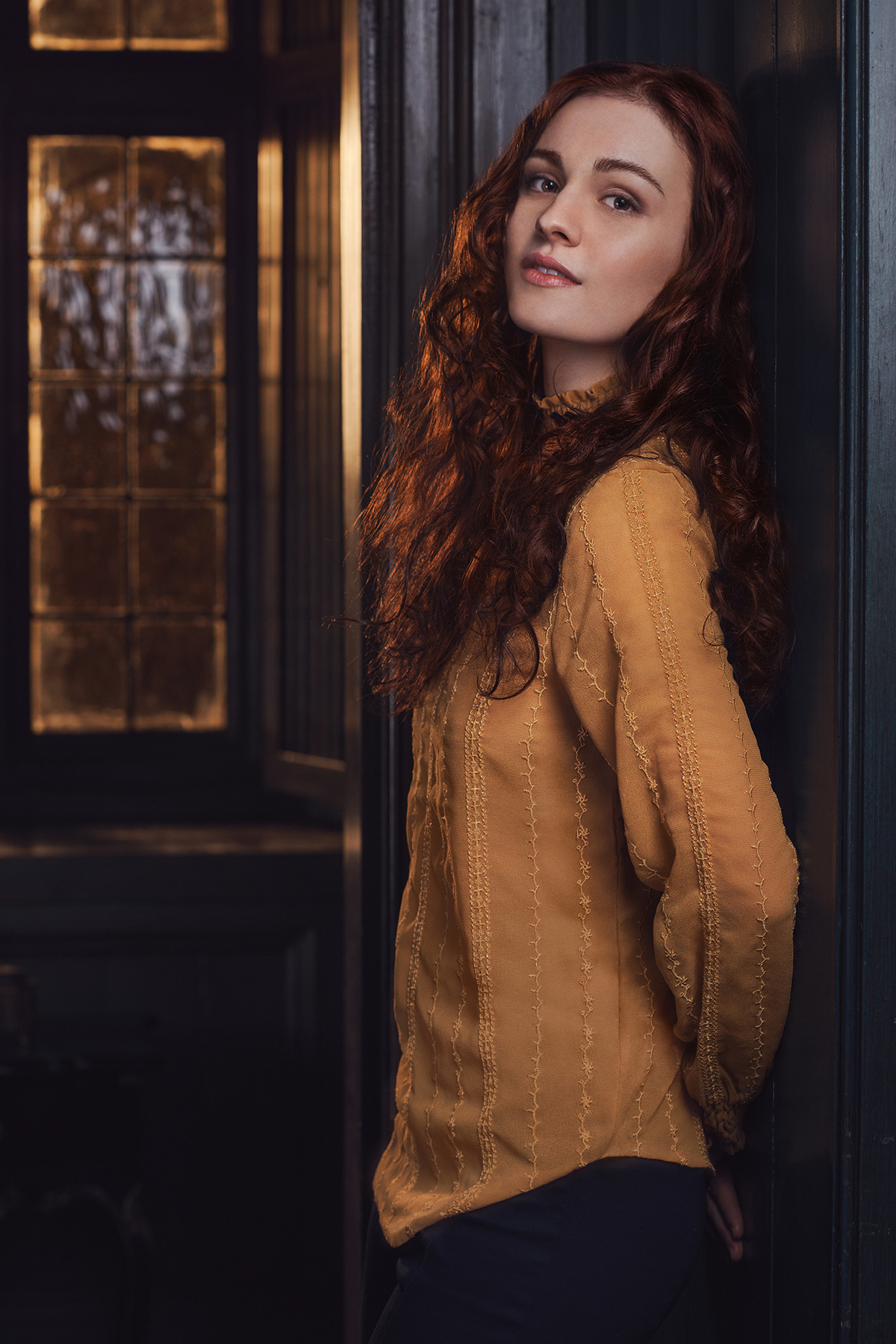 Sophie Skelton Outlander Actress Wallpapers