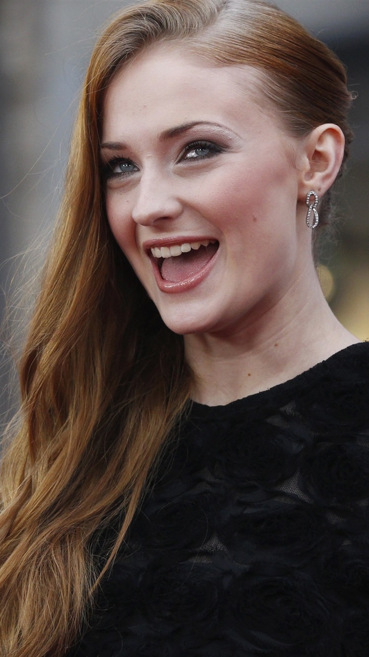 Sophie Turner Cute Face Wallpapers