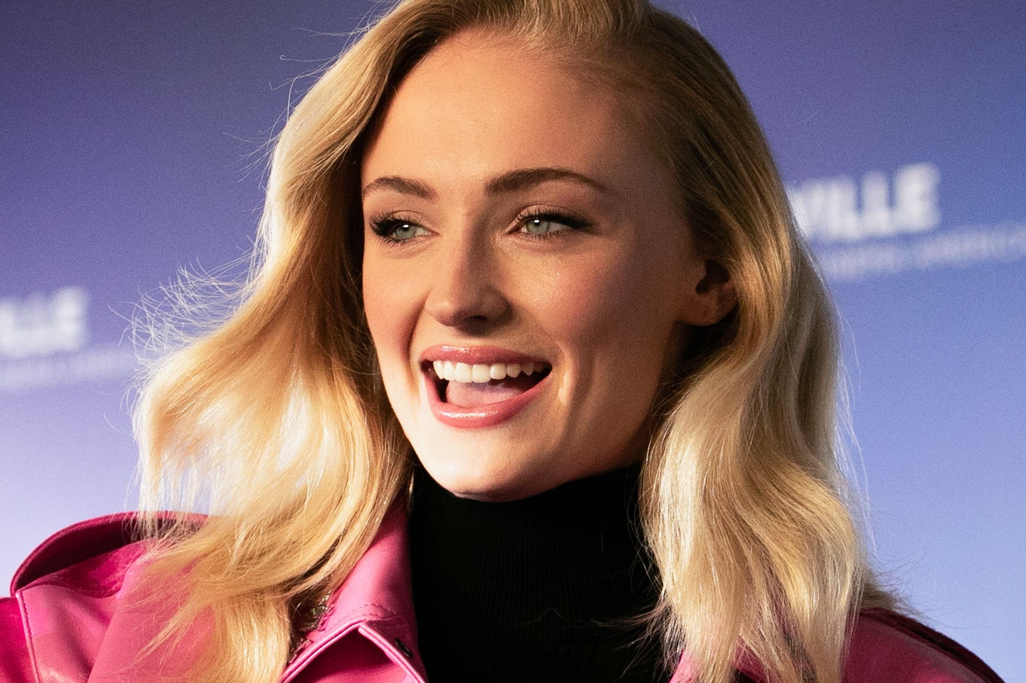 Sophie Turner Cute Face Wallpapers