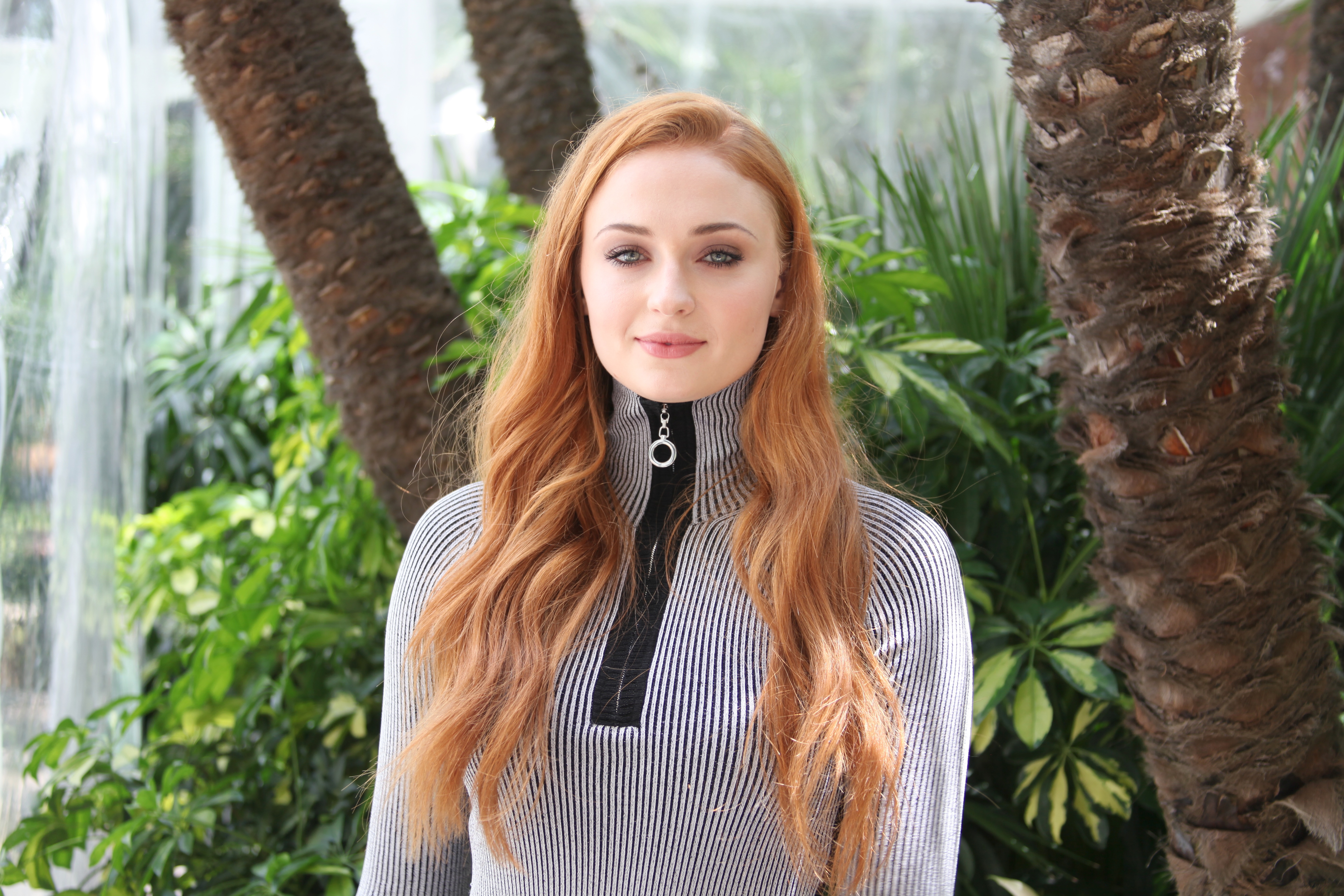 Sophie Turner Smiling Wallpapers