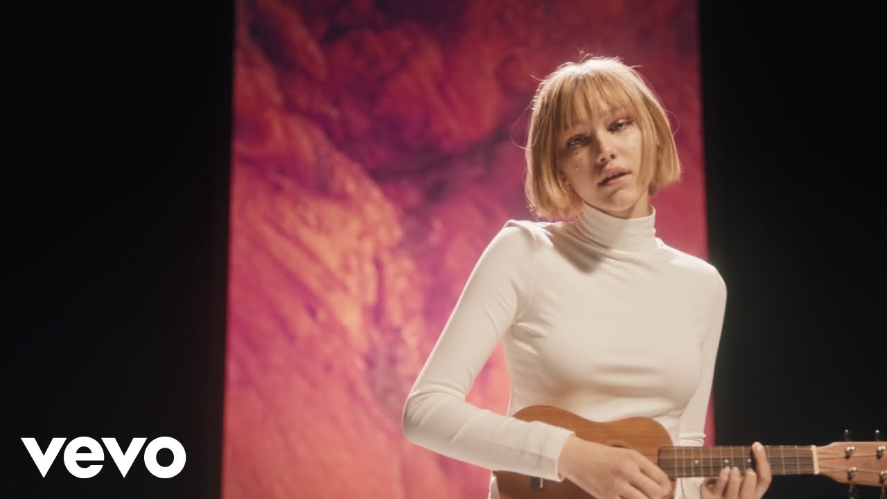 Stargirl Actress Grace VanderWaal Wallpapers