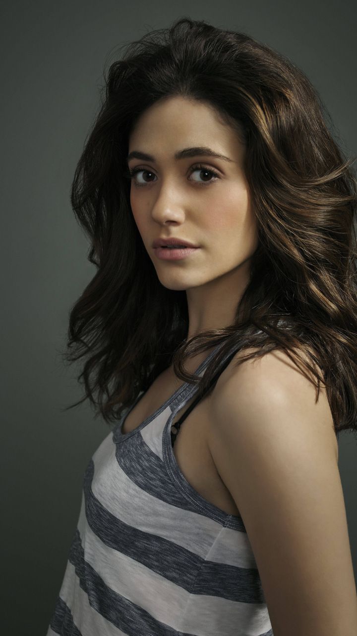 Stunning Emmy Rossum Wallpapers