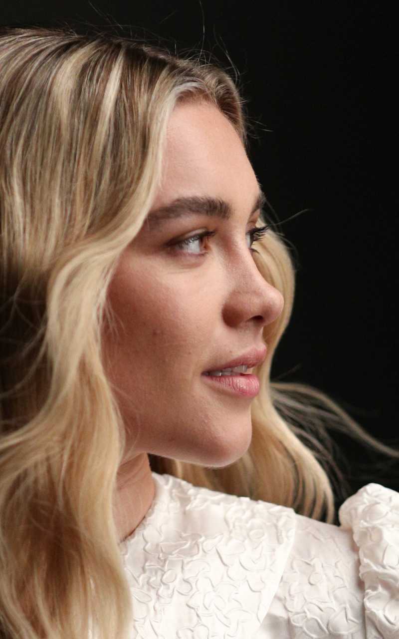 Stunning Florence Pugh Wallpapers