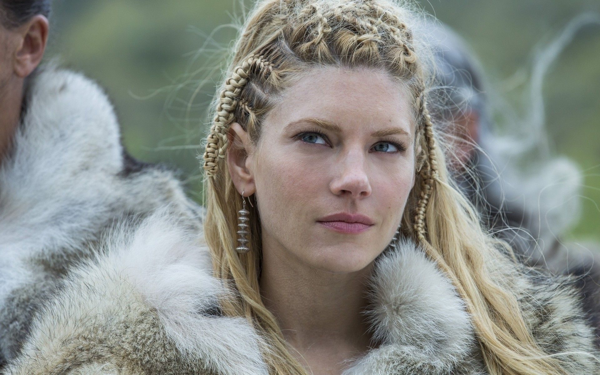 Stunning Katheryn Winnick Vikings Wallpapers