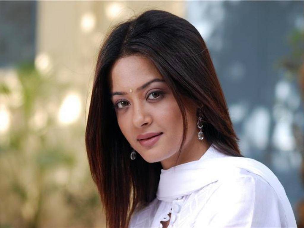 Surveen Chawla Wallpapers