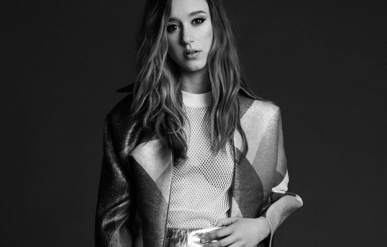 Taissa Farmiga Wallpapers