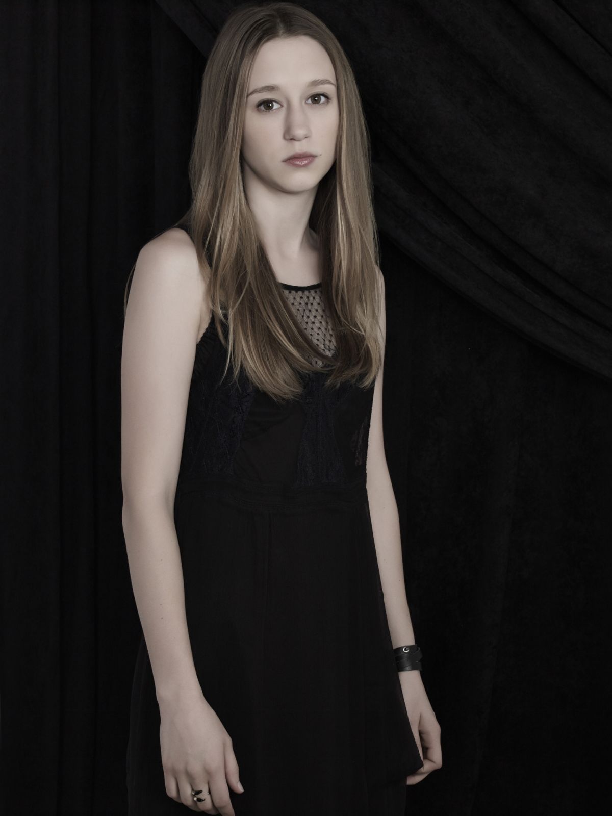 Taissa Farmiga Wallpapers