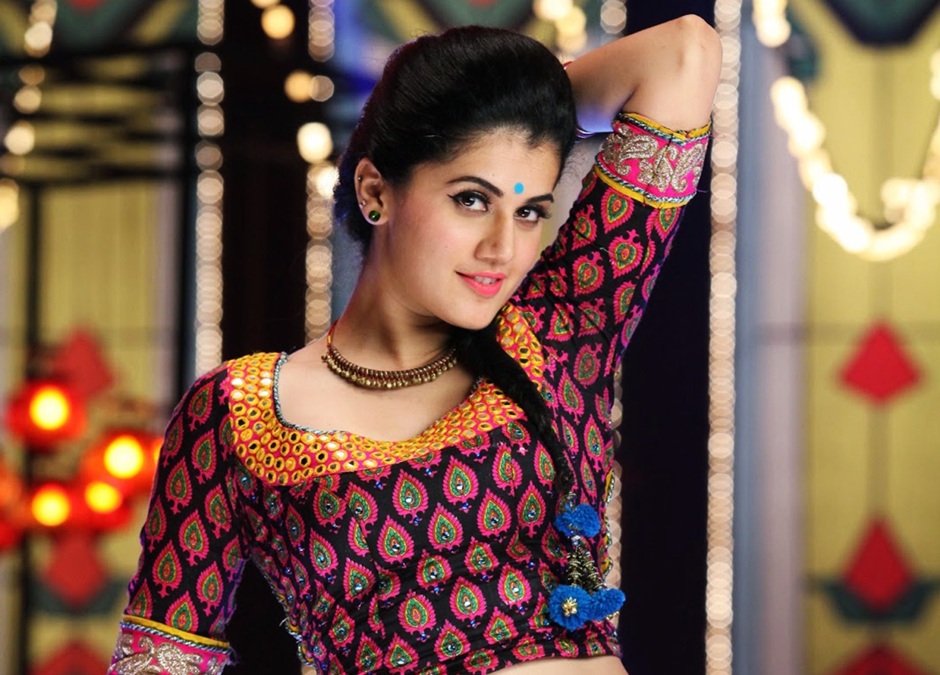 Tapsee Pannu Wallpapers