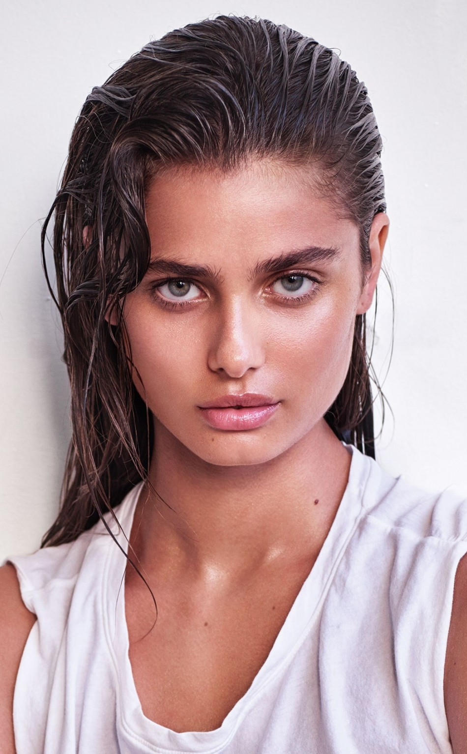 Taylor Hill Wallpapers