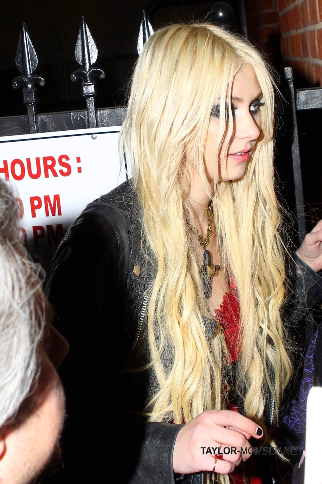 Taylor Momsen 2021 in Red Wallpapers