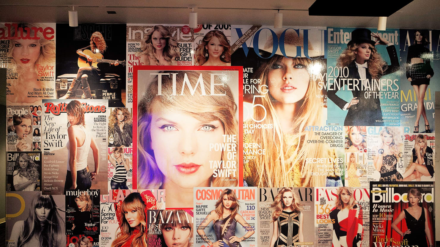 Taylor Swift For Magzine Wallpapers