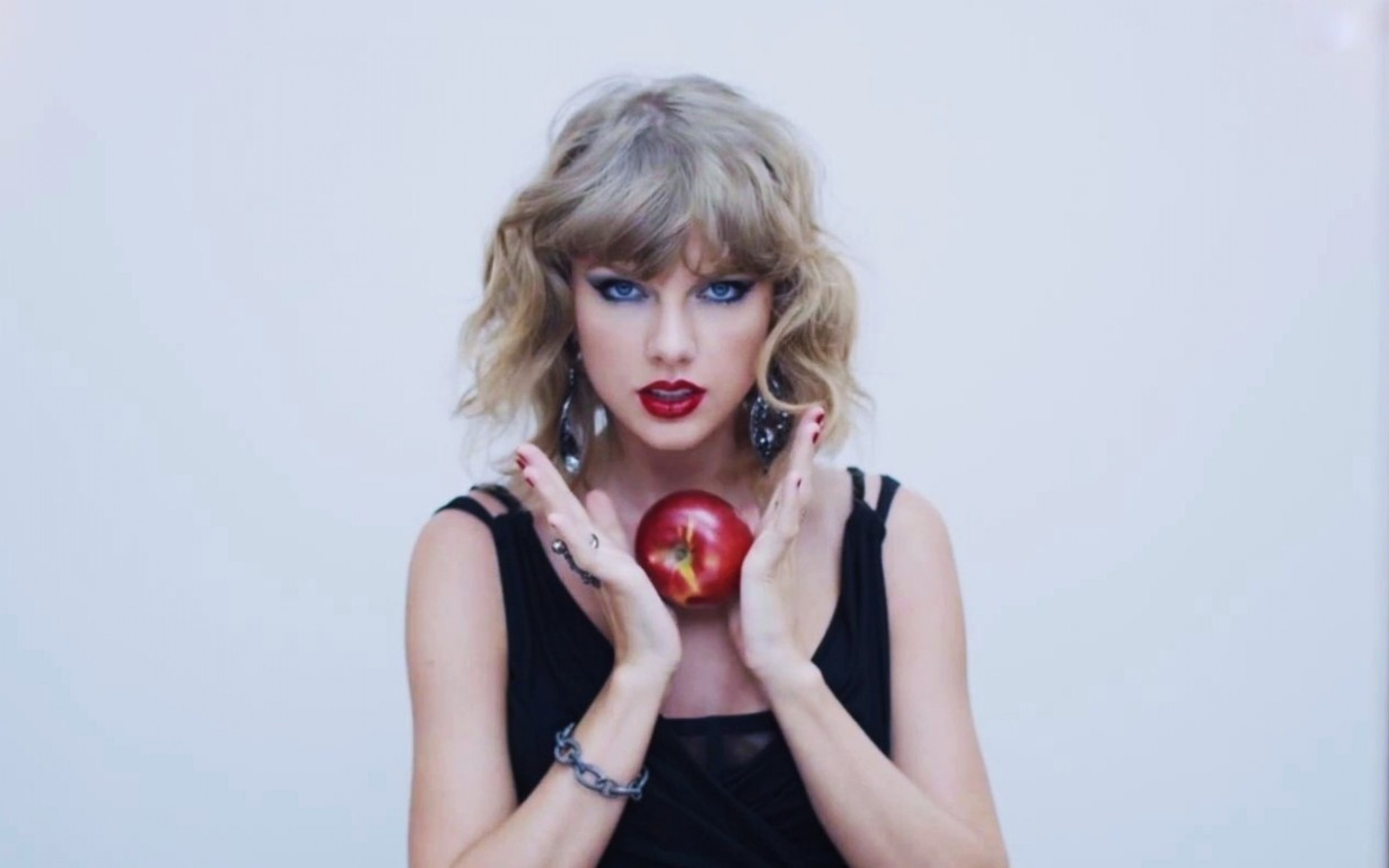 Taylor Swift Latest Wallpapers