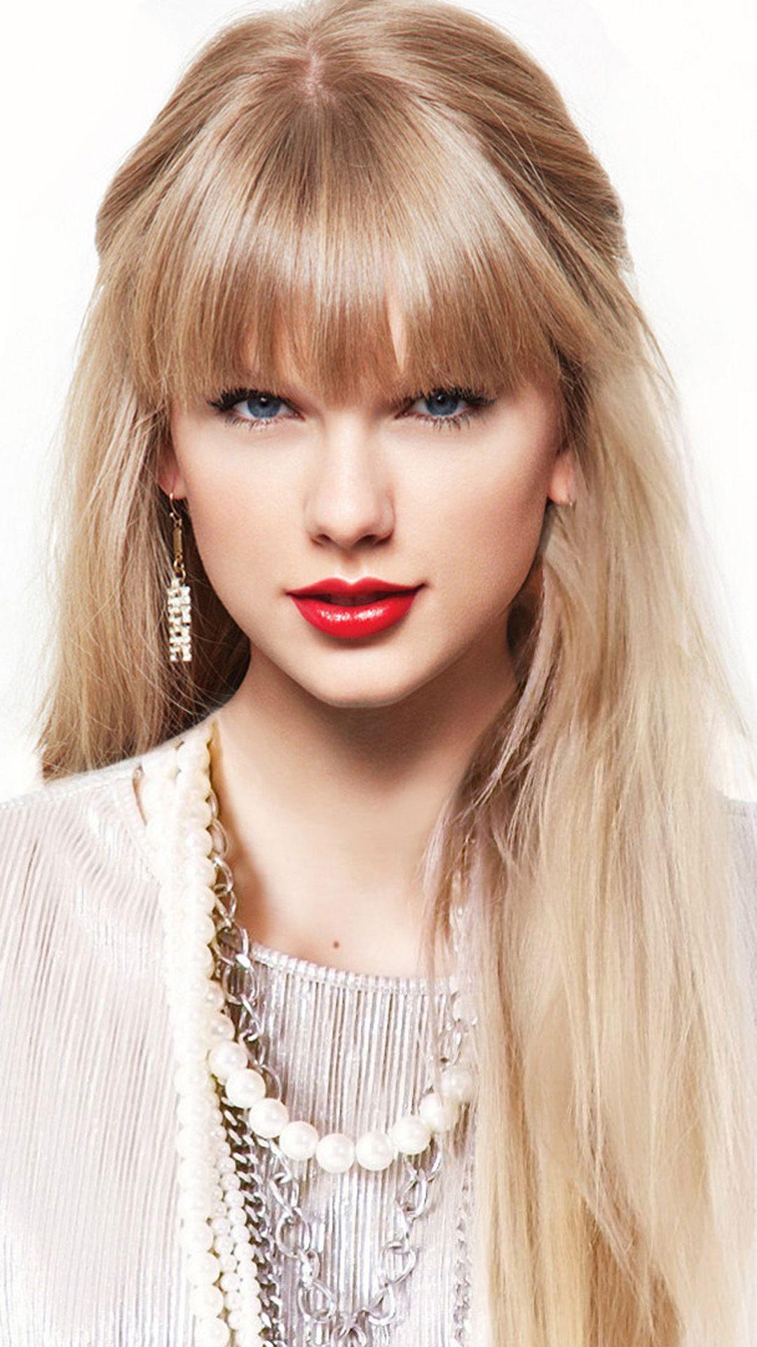 Taylor Swift Portrait Wallpapers